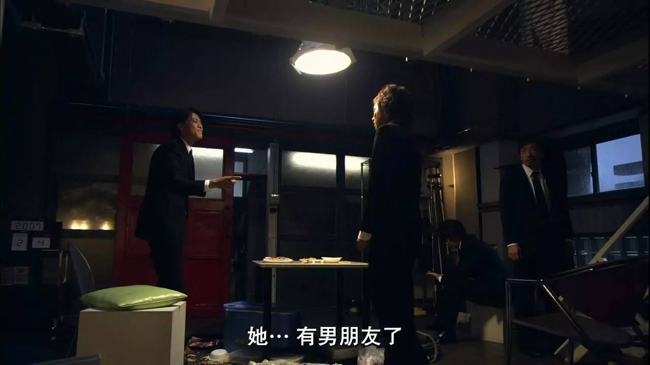 一个房间里做着羞羞的…ky开元棋牌五个痴汉在(图5)